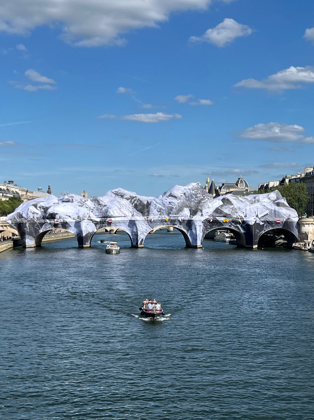 JR Caverne Pont Neuf Paris